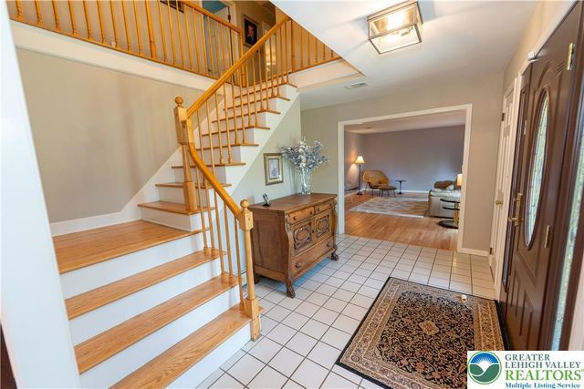 4290 Ascot Circle, Lower Macungie Twp, PA 18103