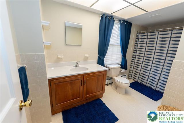 4290 Ascot Circle, Lower Macungie Twp, PA 18103