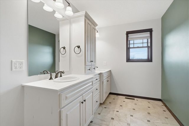 12822 Breckenridge Lane, Rogers, MN 55374