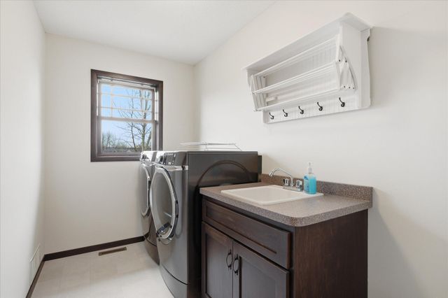 12822 Breckenridge Lane, Rogers, MN 55374