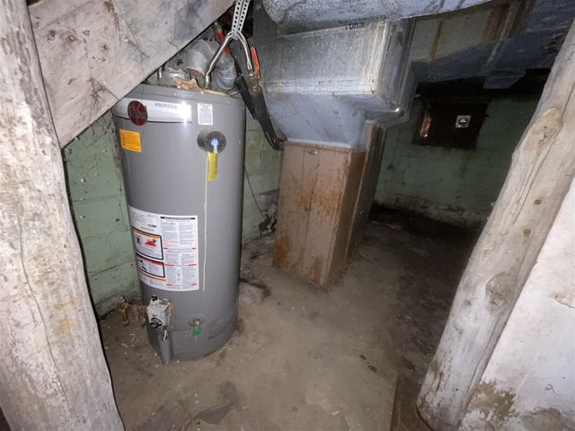 112 Lincoln Ct Court, Jackson, MI 49203