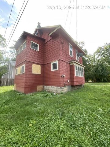 112 Lincoln Ct Court, Jackson, MI 49203