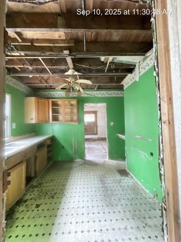 112 Lincoln Ct Court, Jackson, MI 49203