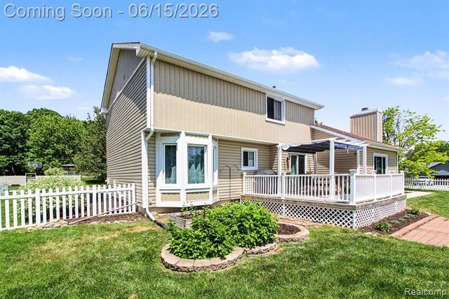 6433 Woodcrest Ridge, Clarkston, MI 48346