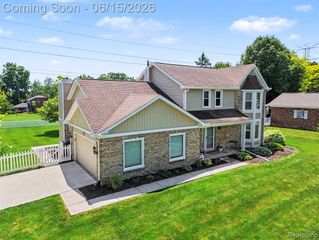 6433 Woodcrest Ridge, Clarkston, MI 48346