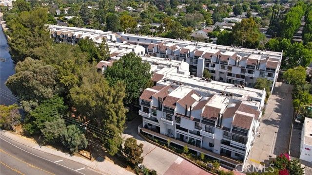 13331 Moorpark Street 206, Sherman Oaks, CA 91423