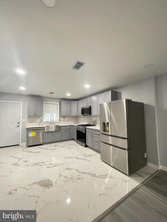 2603 SHIELDS ST, PHILADELPHIA, PA 19142 — photo 4
