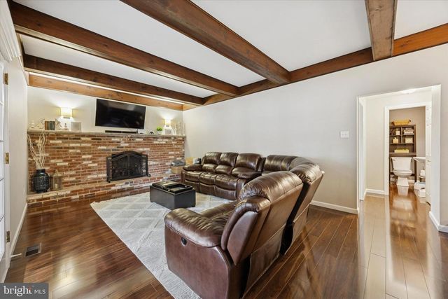 740 GRANT RD, Mount Laurel, NJ 08054