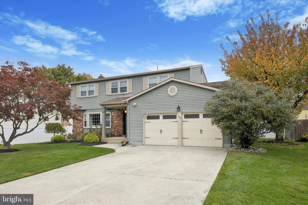 740 GRANT RD, Mount Laurel, NJ 08054