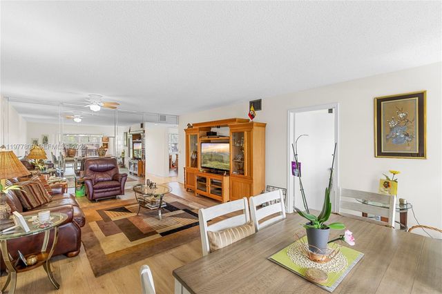 1101 SW 128th Terrace 204C, Pembroke Pines, FL 33027