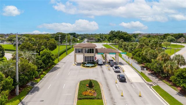 1101 SW 128th Terrace 204C, Pembroke Pines, FL 33027