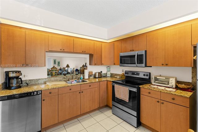 1101 SW 128th Terrace 204C, Pembroke Pines, FL 33027