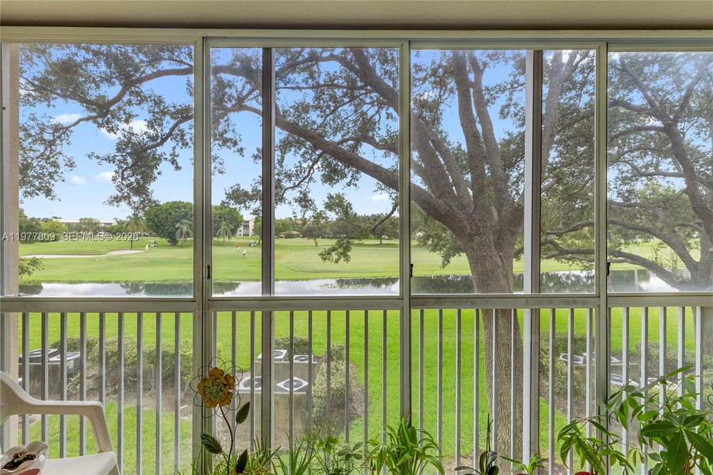 1101 SW 128th Terrace 204C, Pembroke Pines, FL 33027