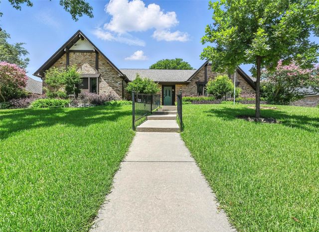 3629 Green Hollow Drive, Grand Prairie, TX 75052