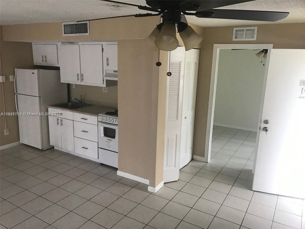 5855 Washington St 99, Hollywood, FL 33023