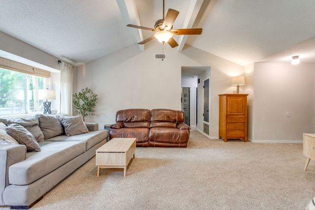 425 Little Fox Lane, Fort Worth, TX 76108