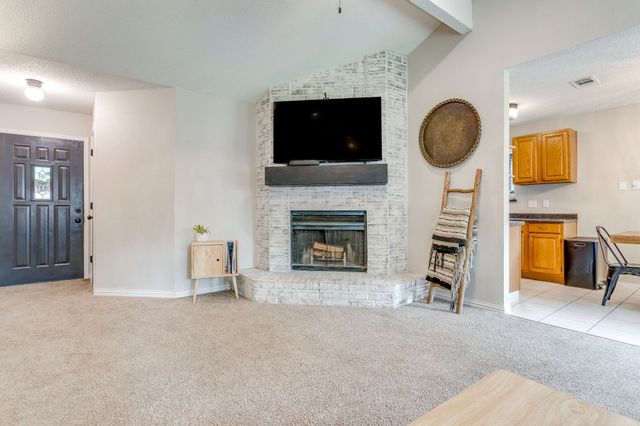 425 Little Fox Lane, Fort Worth, TX 76108