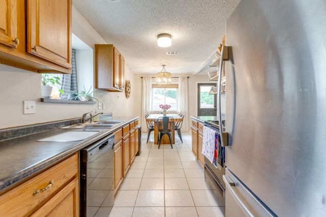 425 Little Fox Lane, Fort Worth, TX 76108