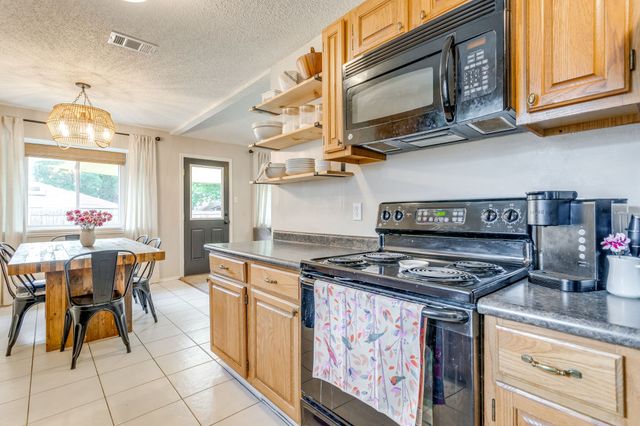 425 Little Fox Lane, Fort Worth, TX 76108