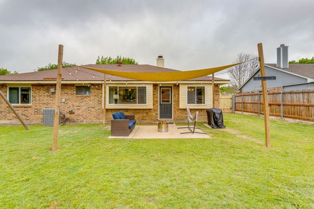 425 Little Fox Lane, Fort Worth, TX 76108