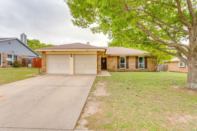 425 Little Fox Lane, Fort Worth, TX 76108