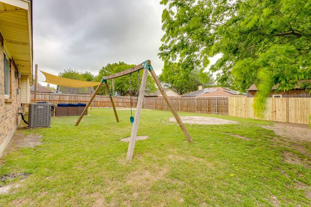 425 Little Fox Lane, Fort Worth, TX 76108