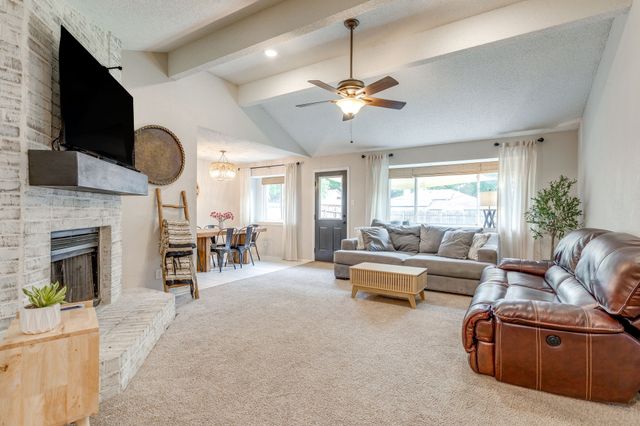 425 Little Fox Lane, Fort Worth, TX 76108