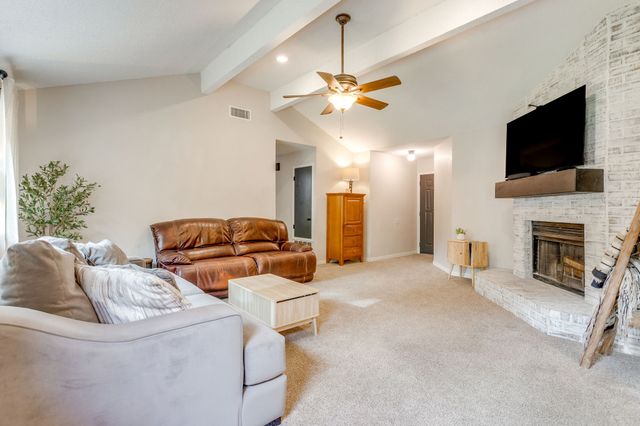 425 Little Fox Lane, Fort Worth, TX 76108