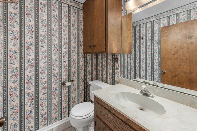 12994 Hunters Creek Road, College Station, TX 77845
