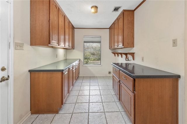 12994 Hunters Creek Road, College Station, TX 77845