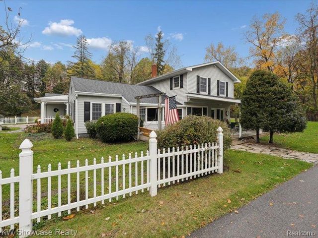 612 Sunrise Park Street, Genoa Township, MI 48843