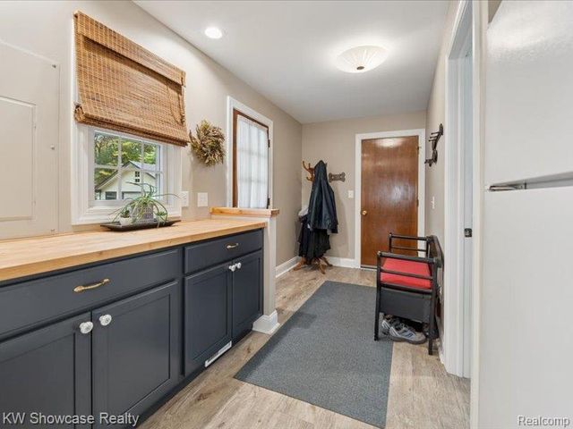 612 Sunrise Park Street, Genoa Township, MI 48843