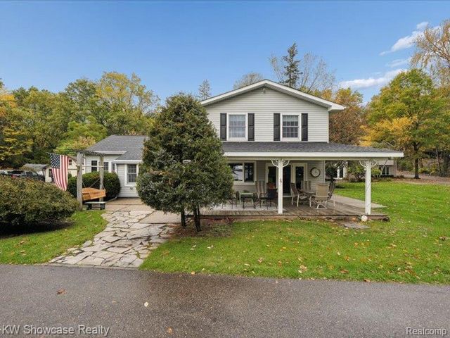 612 Sunrise Park Street, Genoa Township, MI 48843