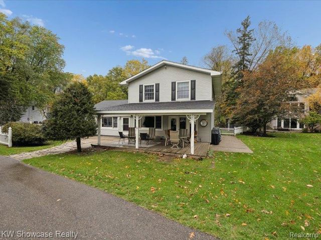 612 Sunrise Park Street, Genoa Township, MI 48843