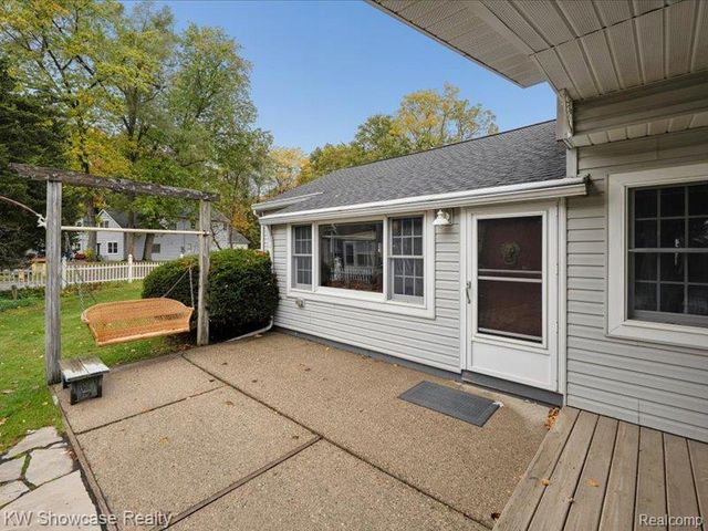 612 Sunrise Park Street, Genoa Township, MI 48843