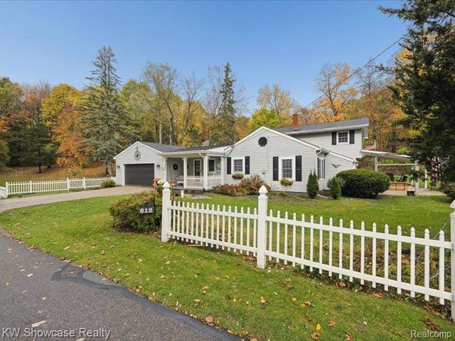 612 Sunrise Park Street, Genoa Township, MI 48843