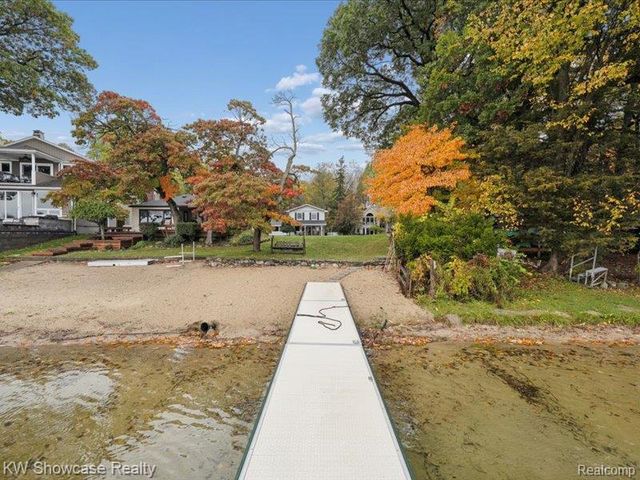 612 Sunrise Park Street, Genoa Township, MI 48843