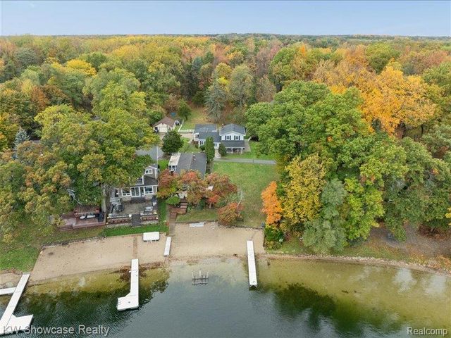 612 Sunrise Park Street, Genoa Township, MI 48843