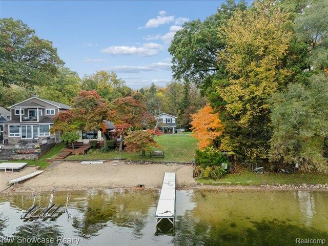 612 Sunrise Park Street, Genoa Township, MI 48843