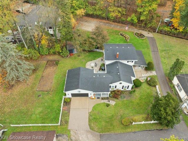 612 Sunrise Park Street, Genoa Township, MI 48843