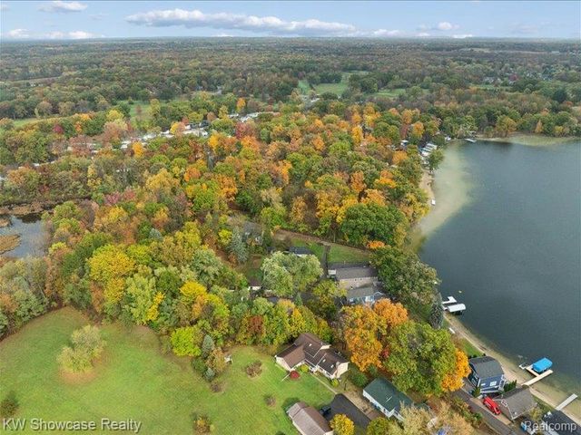 612 Sunrise Park Street, Genoa Township, MI 48843