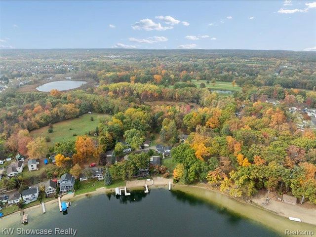 612 Sunrise Park Street, Genoa Township, MI 48843