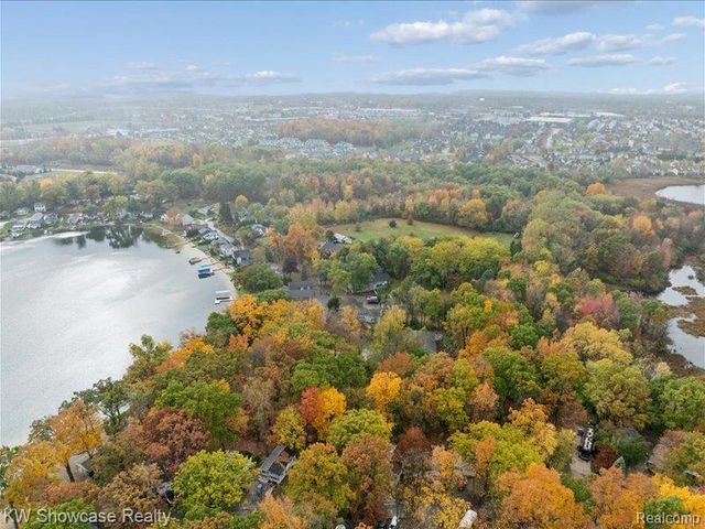 612 Sunrise Park Street, Genoa Township, MI 48843