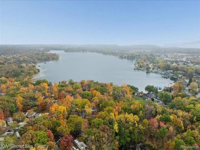 612 Sunrise Park Street, Genoa Township, MI 48843