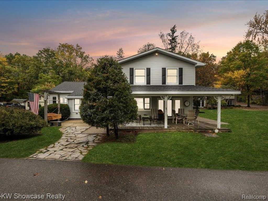 612 Sunrise Park Street, Genoa Township, MI 48843