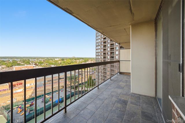 2 Bay Club Drive 11Z, Bayside, NY 11360