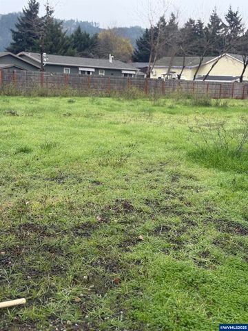 480 SE Woody Ct, Myrtle Creek, OR 97457