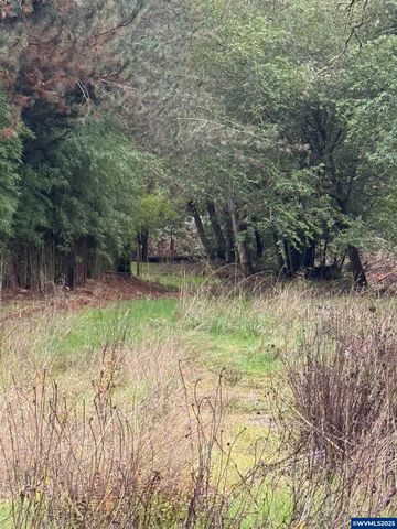 480 SE Woody Ct, Myrtle Creek, OR 97457