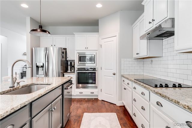 16913 Glensford Dr, Moseley, VA 23120