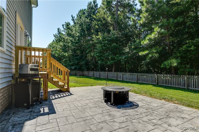 16913 Glensford Dr, Moseley, VA 23120